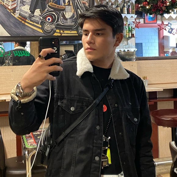 Meet your Posher, Daniel - Picture 1 of 1